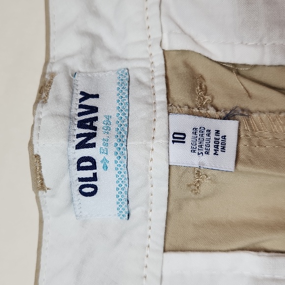 Old Navy shorts size 10 tan in color - Picture 3 of 4